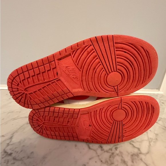 Nike Air Jordan’s Mid SE Women’s SZ 7.5 - Picture 5 of 6